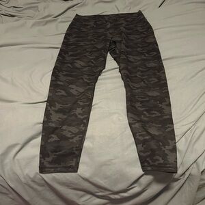 Fabletics capri leggings